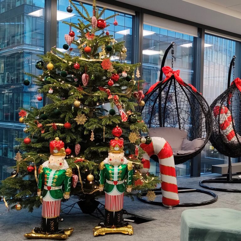 You can also become Santa Claus! That is to say, Action Auction